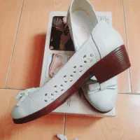 کفش چرم  زنانه سایز  ۴۱