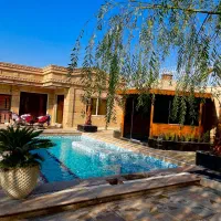 اجاره باغ ویلا اصفهانک استخر اب گرم|اجارهٔ کوتاهمدت ویلا و باغ|اصفهان, آبشار|دیوار