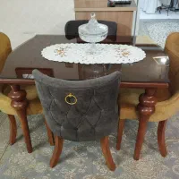 مبلمان ۷ نفره به همراه میز ناهارخوری ۴ نفره