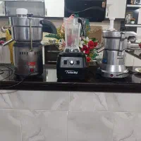 آب هویج گیری .بلندر با پارچ.درحدنو بستنی یخچال کاف