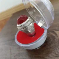 انگشتر فرح نیا
