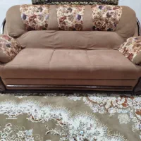دست مبل 5نفره با یک میز وسط و دو میز عسلی
