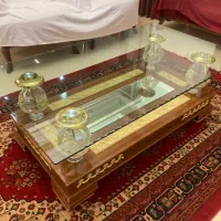 میز جلو مبلی و ظرف میوه خوری