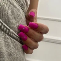 خدمات و آموزش کاشت ناخن و مژه