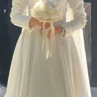 لباس عروس عقد نامزدی فرمالیته پوشیده ۳۸ و دسته گل