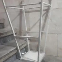 چهارپایه فلزی بسیارسالم