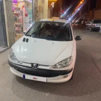 206 صندوقدار V8