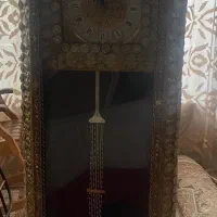 دو عدد ویترین برنز با ساعت برنز ست