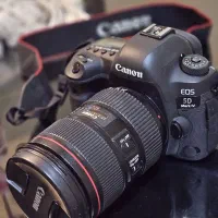دوربین کنون 5D mark iv لنز ۲۴-۱۰۵ f4