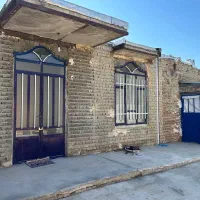 فروش خانه با حیاط بزرگ در روستای دستجرد