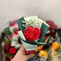 گل رز|گل مصنوعی|صومعه‌سرا, |دیوار