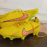 کفش فوتبال ۴۲