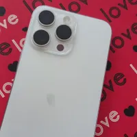 اپل iPhone 15 Pro Max با حافظهٔ ۲۵۶ گیگابایت
