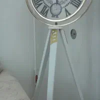 ساعت ایستاده در حد نو