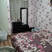 تخت خواب دو نفره به همراه میز ارایش