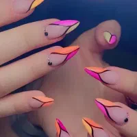 کاشت ناخن با قیمت ویژه
