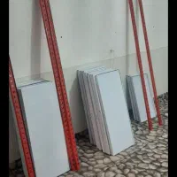 تعدادی قفسه فروشی