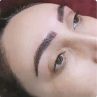 مدل برای میکروبلدینگ ابرو فوری