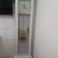 ساعت ایستاده سفید