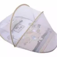 یک عدد پشه بند و کالسکه