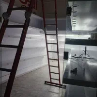 ویترینMDF با زیر شاسی آهن (فروش فوری) زیر قیمت|فروشگاه و مغازه|تهران, امین حضور|دیوار