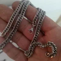 سه عدد زنجیر تو گردنی