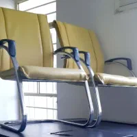 صندلی کنفرانسی سالم و در حد نو خیلی ارزان