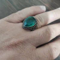 انگشتر نقره با نگین زمرد