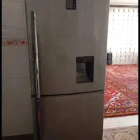 یخچال نیم فریزر در حد نو