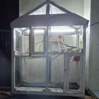 قفس کلبه چوبی رنگ شده سفید