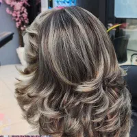 خدمات رنگ مو ومش وکراتین واحیا