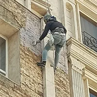 پیچ رولپلاک‌نما و شستشوی نما با طناب بدون داربست|خدمات پیشه و مهارت|ورامین, ورامین|دیوار
