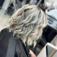 انجام خدمات رنگ و لایت و آموزش