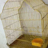 تعدادی قفس پرنده