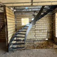 پله فلزی ساده و پیچ نرده حفاظ و ..