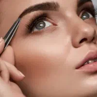 استخدام وردست آرایشگر  مسلط به بند و ابرو