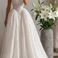 چرخکار خیاط دوزنده وسطکار فروشنده لباس عروس