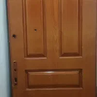 درب چوبی جنس خوب در حد نو