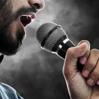 آموزش خصوصی خوانندگی ( کلاسیک ، پاپ ، سنتی )