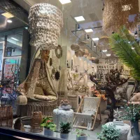 به یک فروشنده جهت کار در فروشگاه نیازمندیم
