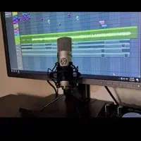 میکروفون کاندسر استودیویی و خوانندگی