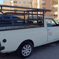 کارگر برای جا به جایی وسایل