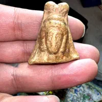 مجسمه سنگی با قدمت ۳-۴ هزار سال