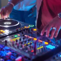 آموزش دی جی Dj تمام سنین