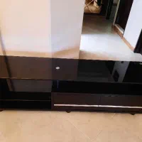 میز زیر تلویزیون ترکیب شیشه و های گلس مشکی|میز تلویزیون|بروجرد, |دیوار