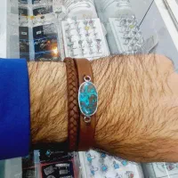 دستبند چرم فیروزه نیشابوری و نگین های معدنی