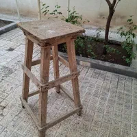 چهارپایه چوبی سالم