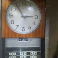 ساعت دیواری قدیمی