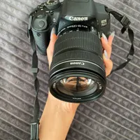 دوربین کنون 700D کم شات درحد نو