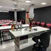 اجاره فضای آموزشی و میزکار|اجارهٔ کوتاه‌مدت دفتر کار و فضای آموزشی|اصفهان, سعادت‌آباد|دیوار